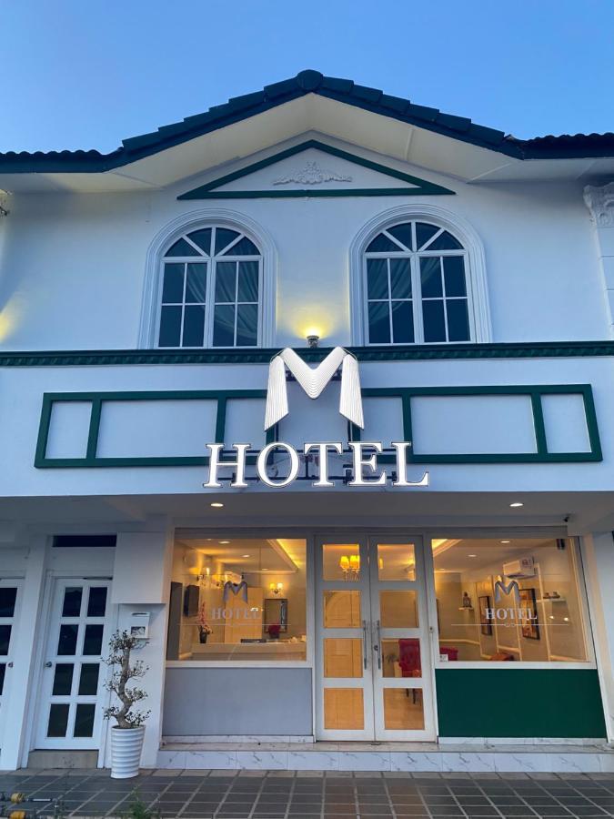 M Hotel Джохор-Бару Экстерьер фото