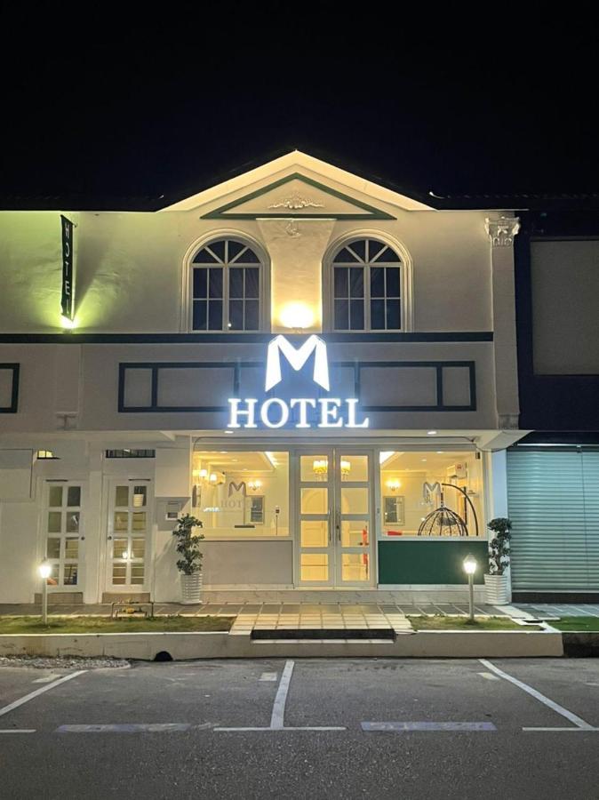 M Hotel Джохор-Бару Экстерьер фото